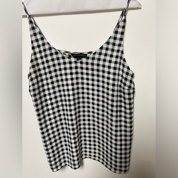 BANANA REPUBLIC SPAGHETTI STRAP SHELL SIZE MEDIUM PETITE BLACK AND WHITE CHECKED - Picture 3 of 5